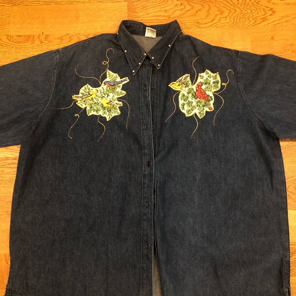 Vintage 100% cotton hummingbird embroidered jean jacket